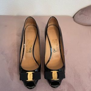 Size 8 Black Salvatore Ferragamo Peep Toe Wedge Pumps mid Heel.